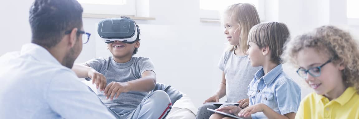 Kids using VR